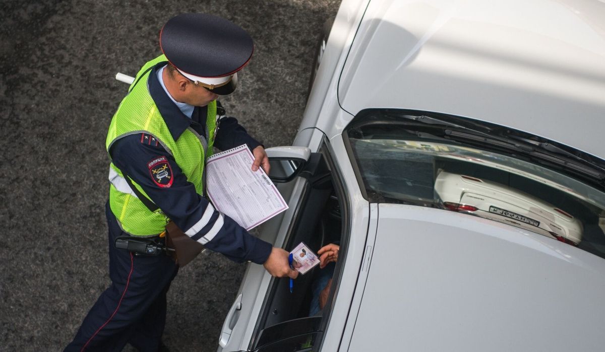 В Госдуме предложили увеличить пошлину на права для мигрантов