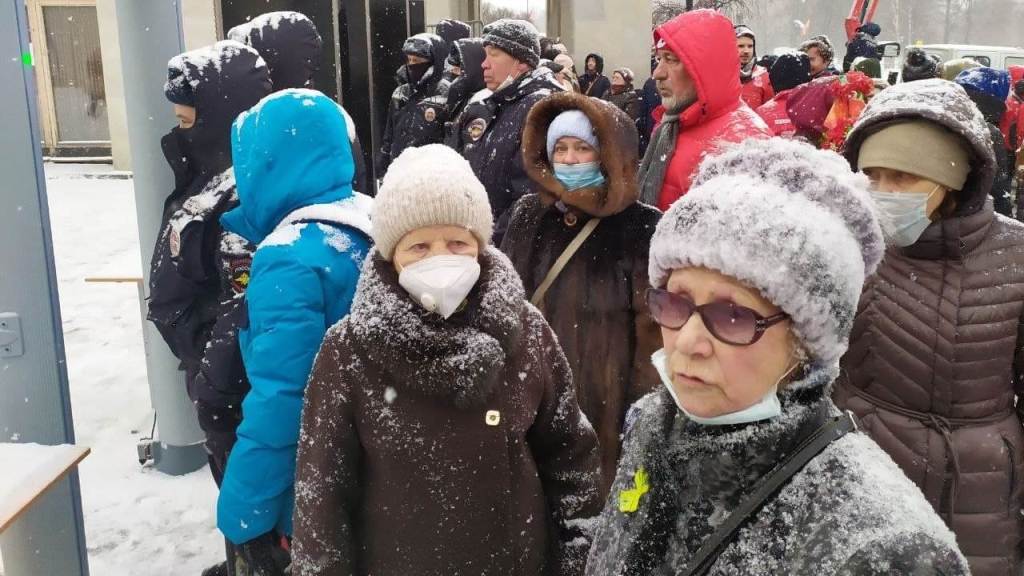 В Петербурге 89-летнего ветерана не пустили возложить цветы в День снятия блокады