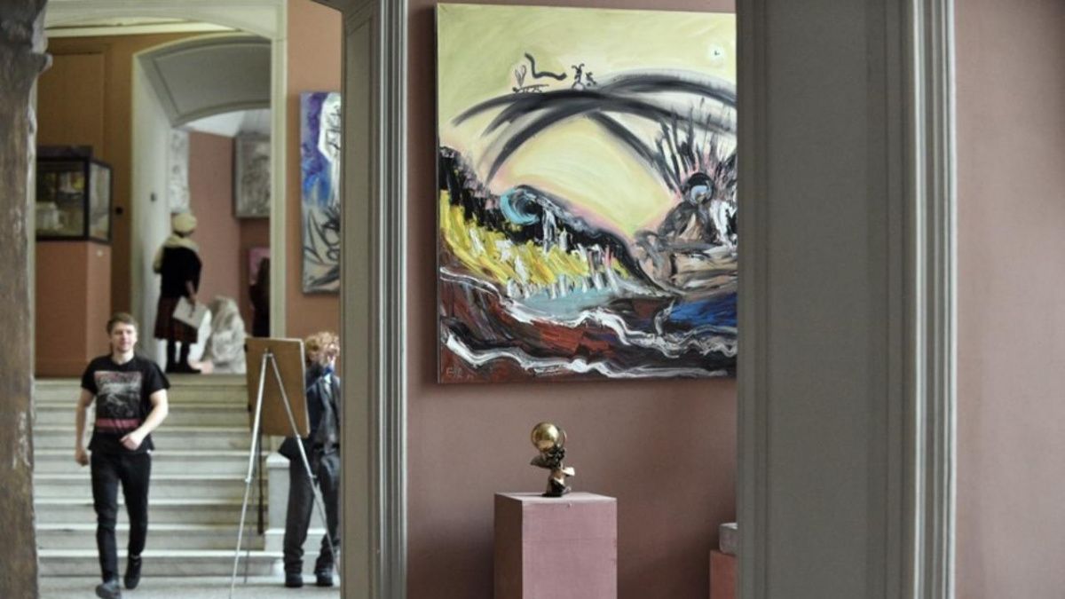 В Минкульте открестились от выставки Васильевой в Академии художеств