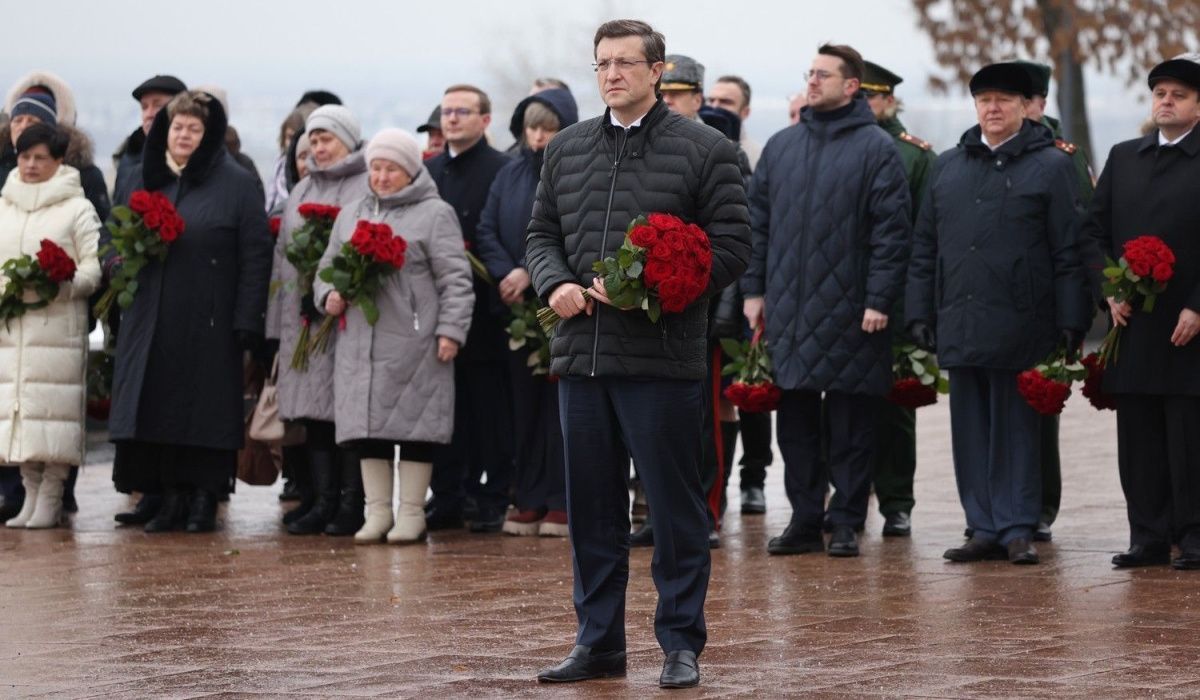 Глеб Никитин в День Героев Отечества принял участие в памятных мероприятиях