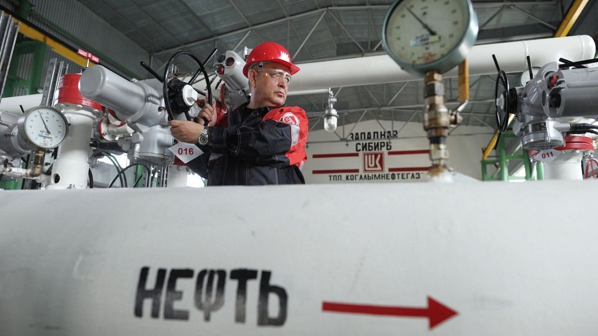 Профессор Абрамов объяснил последствия пошлин Трампа для нефти и России