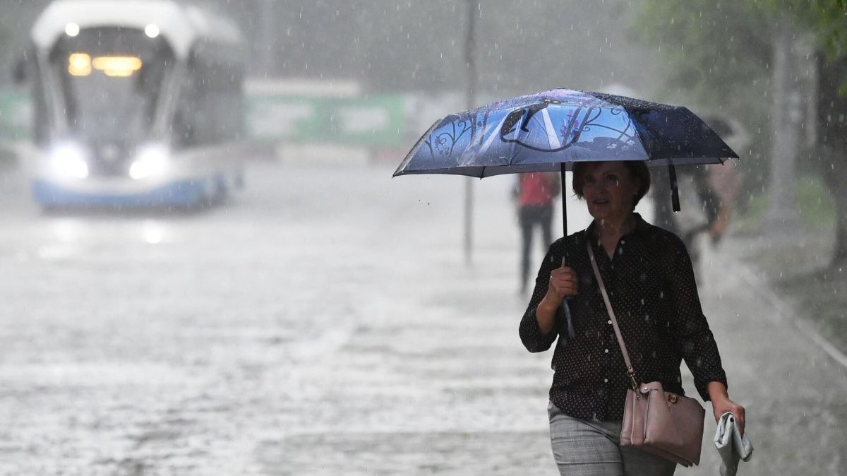 Штормовое предупреждение объявлено на Урале: готовимся к непогоде