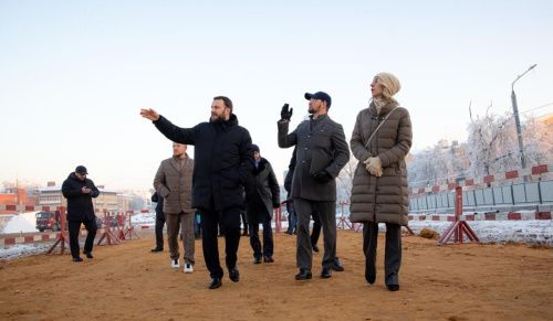 Помощник Президента РФ проверил ход строительства станции метро в Нижнем Новгороде 