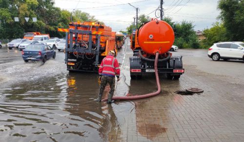 В Нижнем Новгороде увеличено количество спецмашин для борьбы с потопом