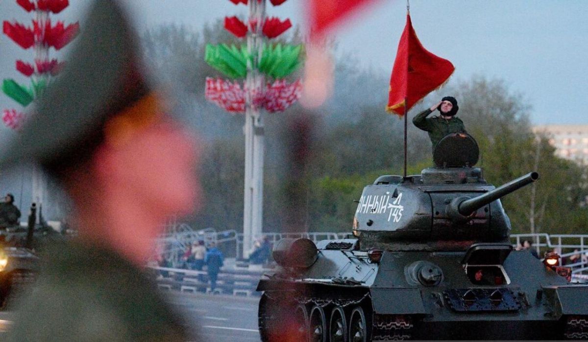 Французские депутаты хотят приехать в РФ на День Победы