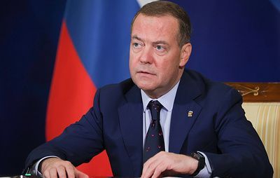 Медведев утверждает: Трамп остался непобежденным русофобами из ЕС