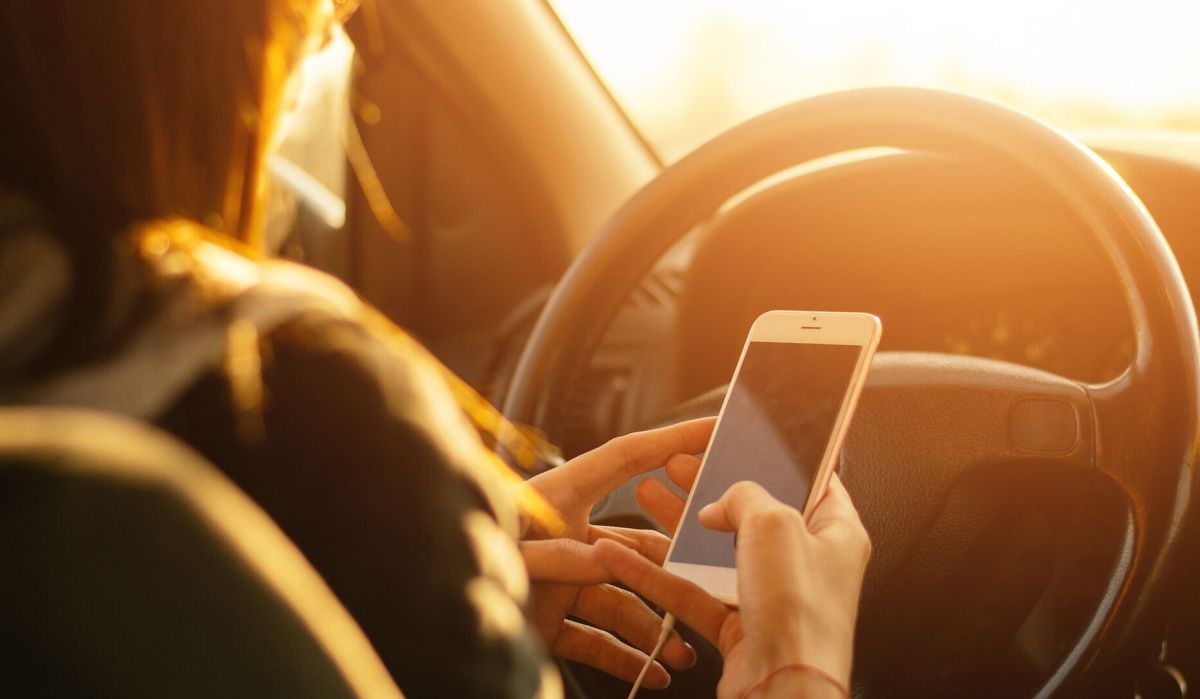 В Волгограде начали фиксировать нарушения использования телефонов за рулем