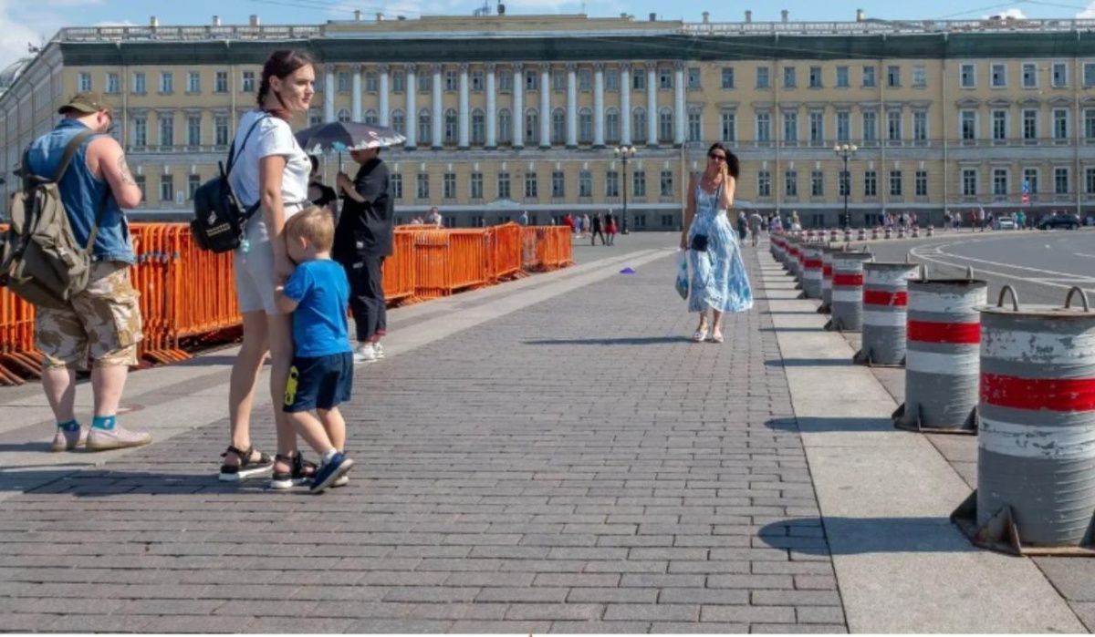 В центре Петербурга на два дня ограничат проезд и запретят парковаться