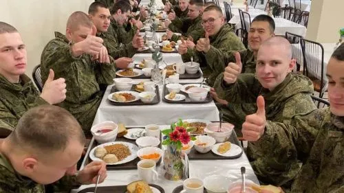 Медали на обед: в Нижегородской области для солдат открыли новую столовую